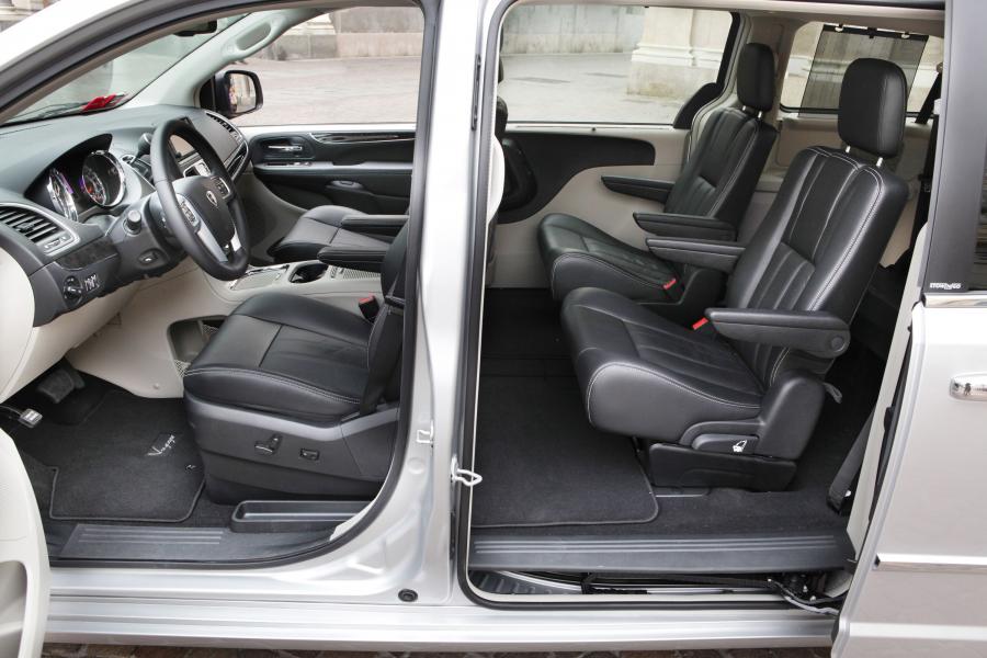  Lancia Voyager 2011 года  (фото 65 из 66)